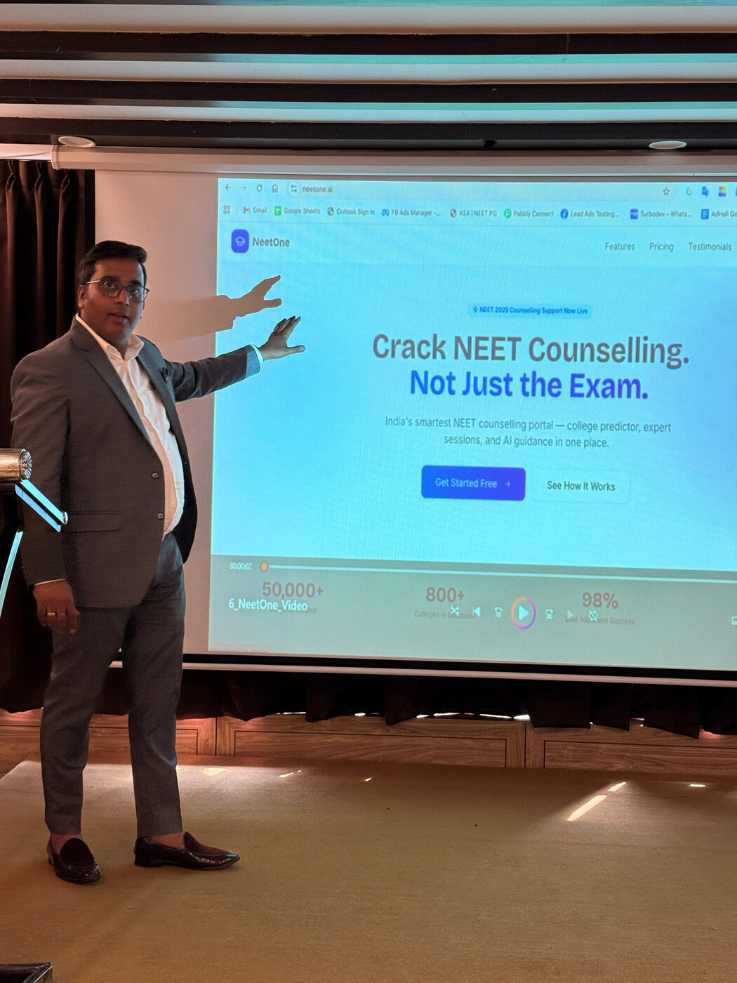 Bijoy Sarkar presenting NEET Counselling strategy at the Hubballi 1:1 event